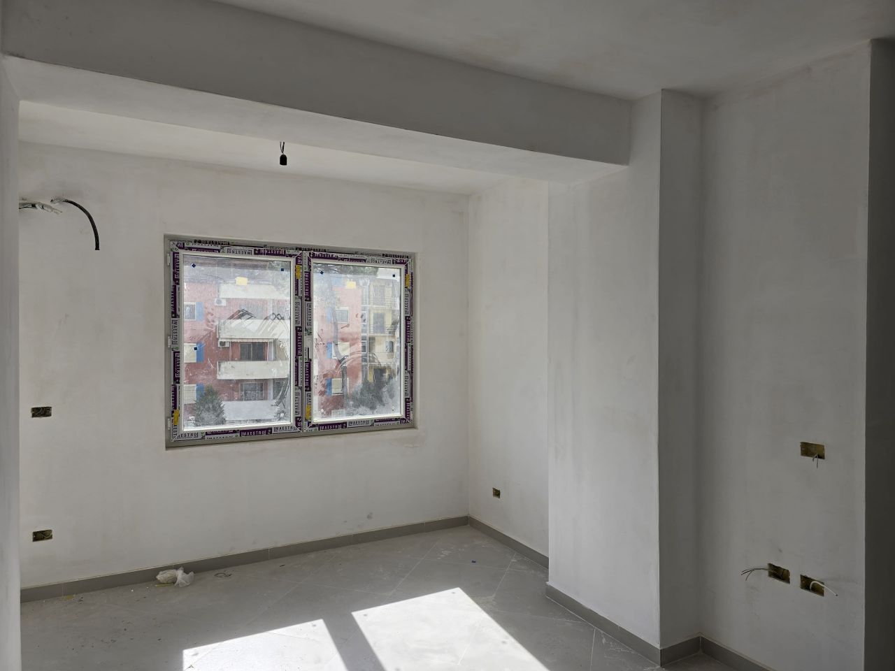 Immobilien In Albanien Zum Verkauf  Mit Einem Schlafzimmer In Golem Durres Nur Wenige Meter Vom Meer Entfernt