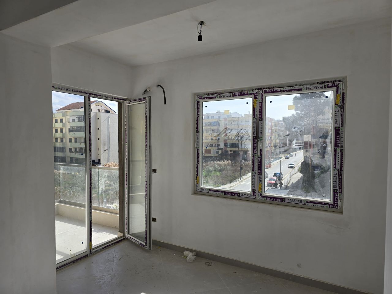 Eladó Egy Hálószobás Lakás Golem Durresben Albániában Csak Néhány Méterre A Tengertől