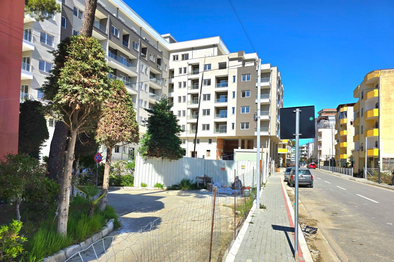 Eladó Két Hálószobás Lakás Golem Durresben Albániában Egy Majdnem Kész Epületben