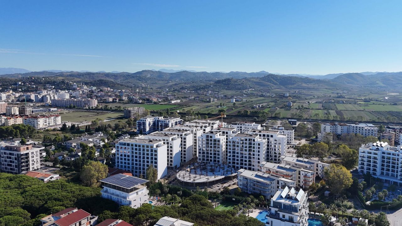 28 Golem, Durres 2504