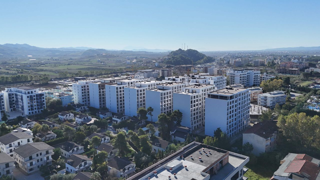 28 Golem, Durres 2504