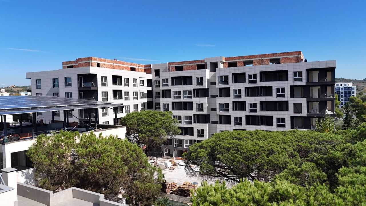 12 Golem, Durres 2504