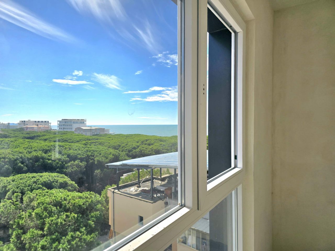 12 Golem, Durres 2504