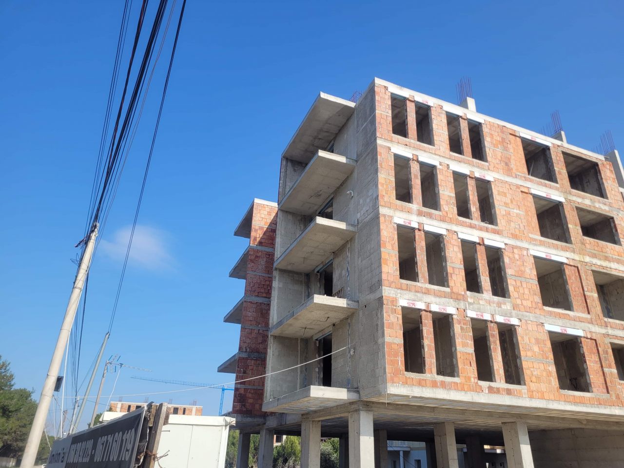 Apartamente Per Shitje Ne Qerret Durres Shqiperi Pallat I Ri Ne Ndertim