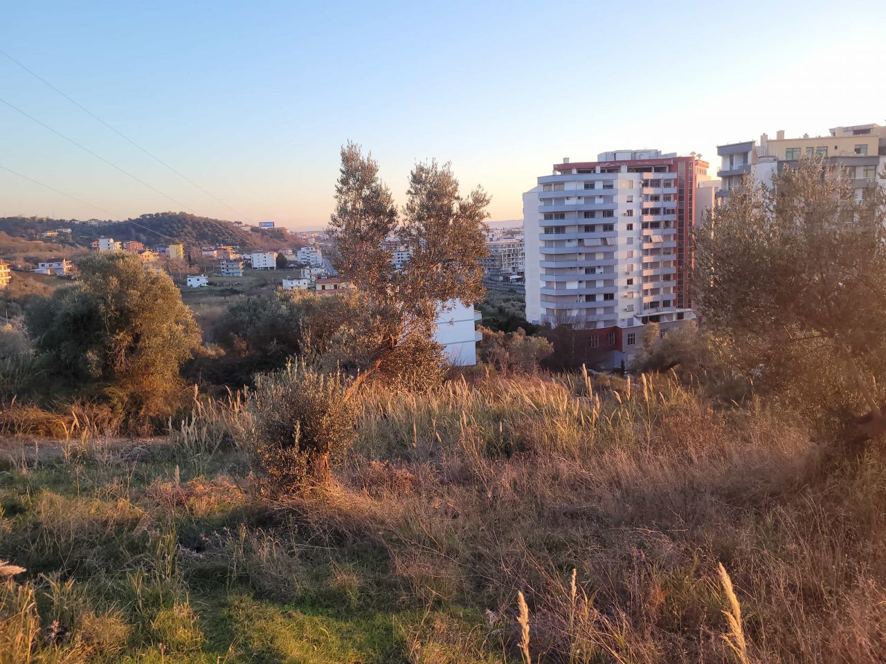 Продается земельный участок в Дурресе Албания, в тихом районе, недалеко от пляжа
