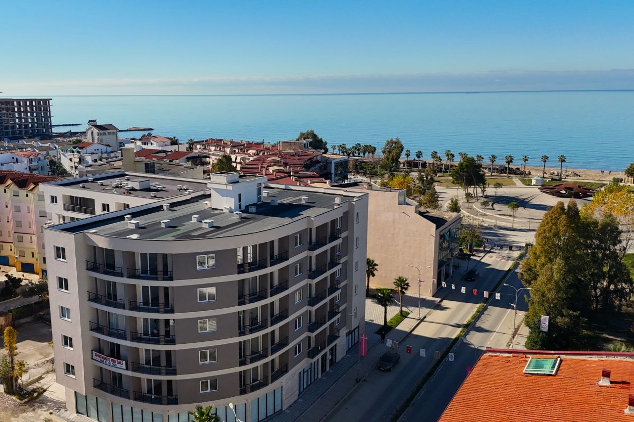 Apartament Per Shitje Ne Durres Shqiperi, Ne Nje Zone Te Qete, Prane Plazhit