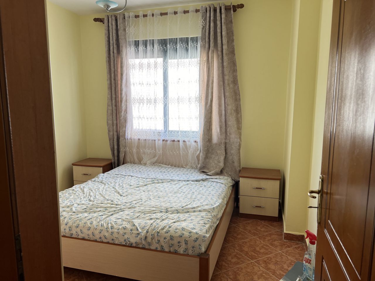 Apartament Per Shitje Ne Durres Shqiperi, Ne Nje Zone Te Qete, Prane Plazhit