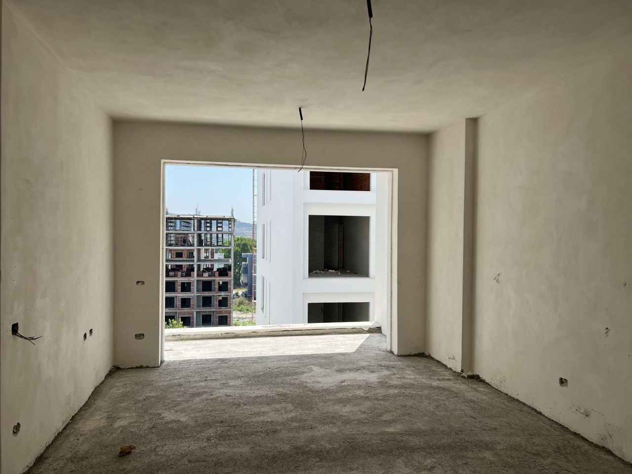 Apartament Per Shitje Ne Golem Durres Shqiperi Ne Nje Pallat Te Ri Ne Ndertim Afer Plazhit