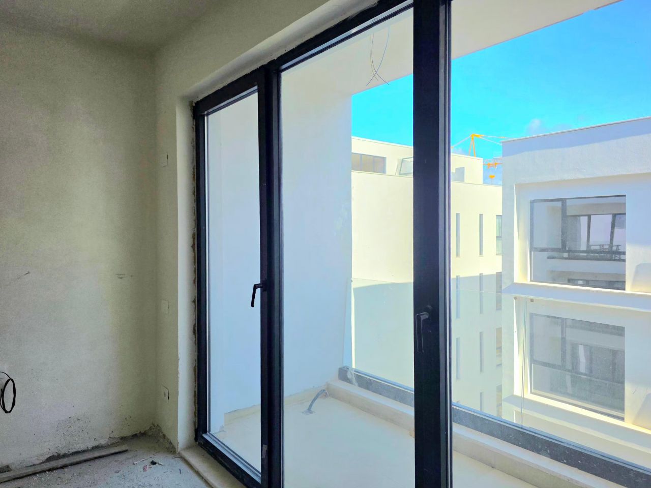 12 Golem, Durres 2504