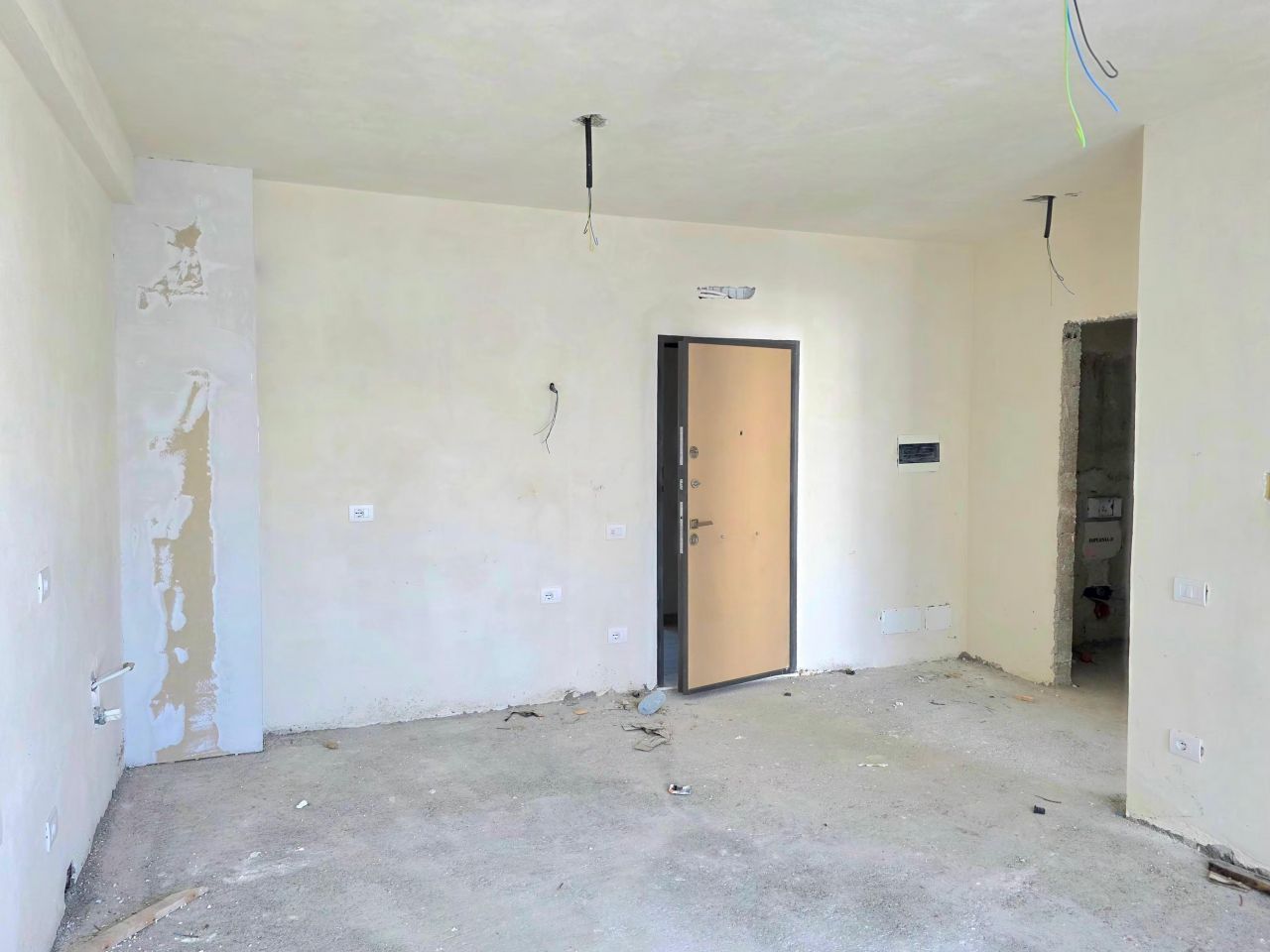 Apartment For Sale In Golem Durres Albania, In A New Building Under Construction, Close To The Beach