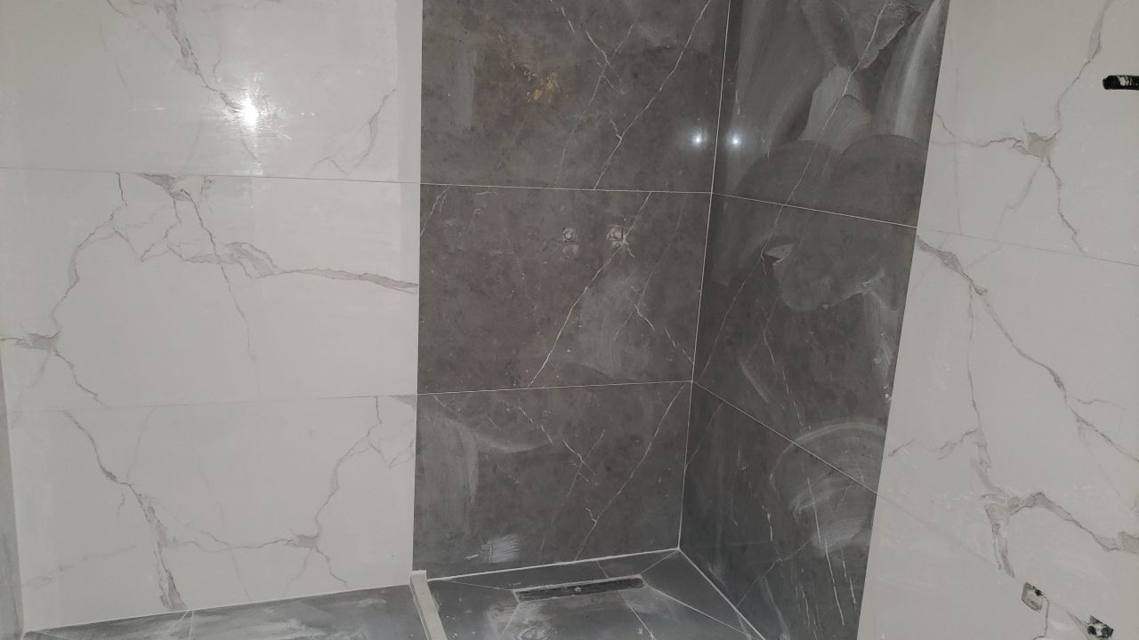 Apartament Per Shitje Ne Durres Shqiperi, Ne Nje Zone Te Qete, Prane Plazhit