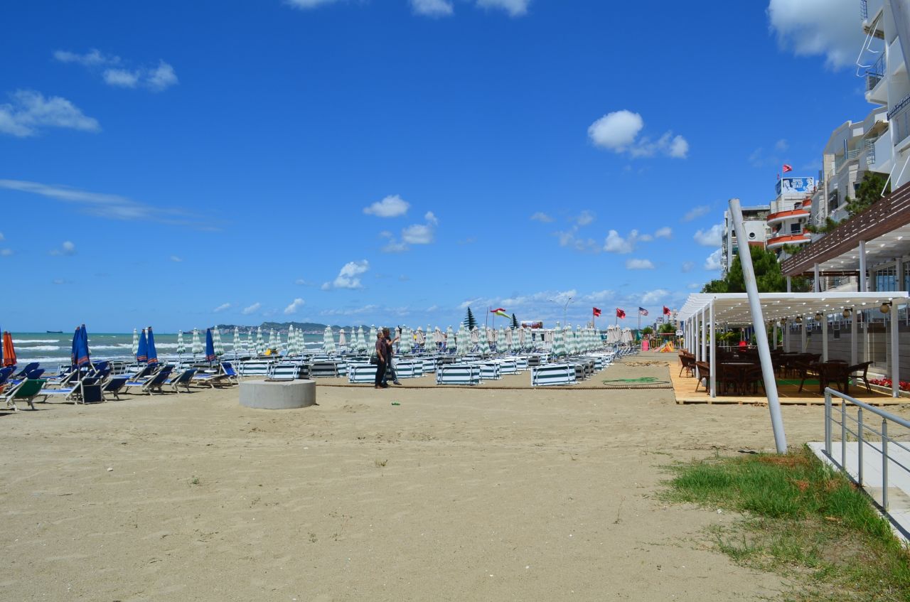 Apartamente per shitje ne Durres plazh me rërë. Qyteti i Durrësit është zona më e mirë në bregdetin Adriatik të Shqipërisë