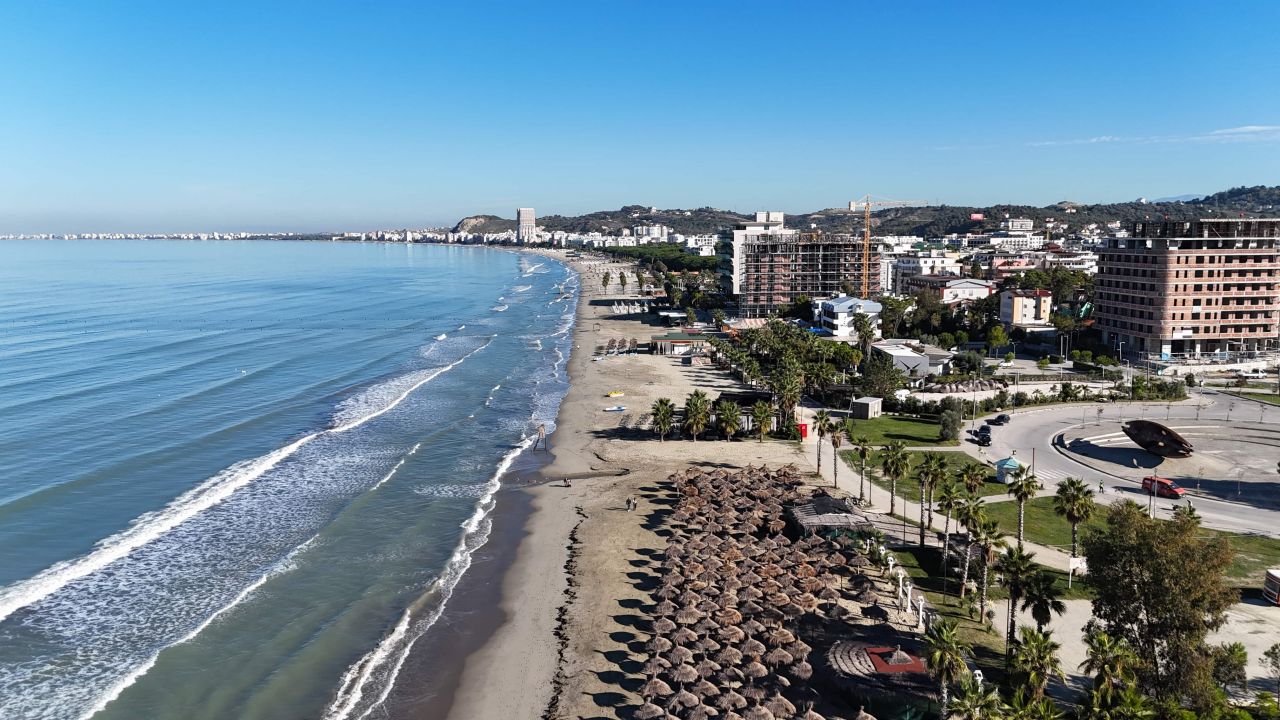 28 Golem, Durres 2504