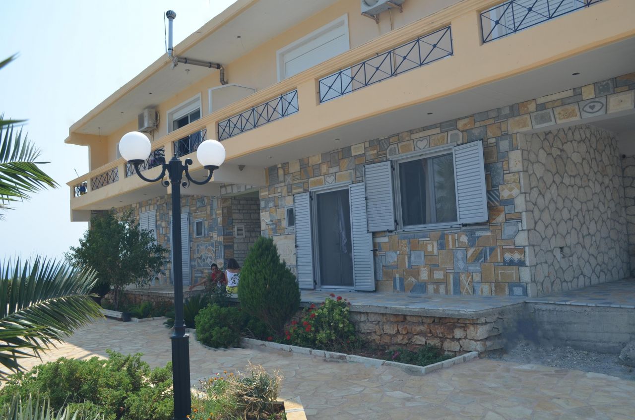 Apartament me pamje deti per pushime ne Qeparo. Apartament me qera ne Shqiperi.