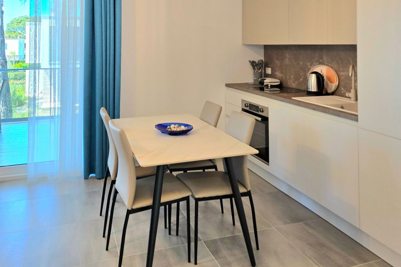 Two Bedroom Holiday Apartment In San Pietro Resort Lalzit Bay