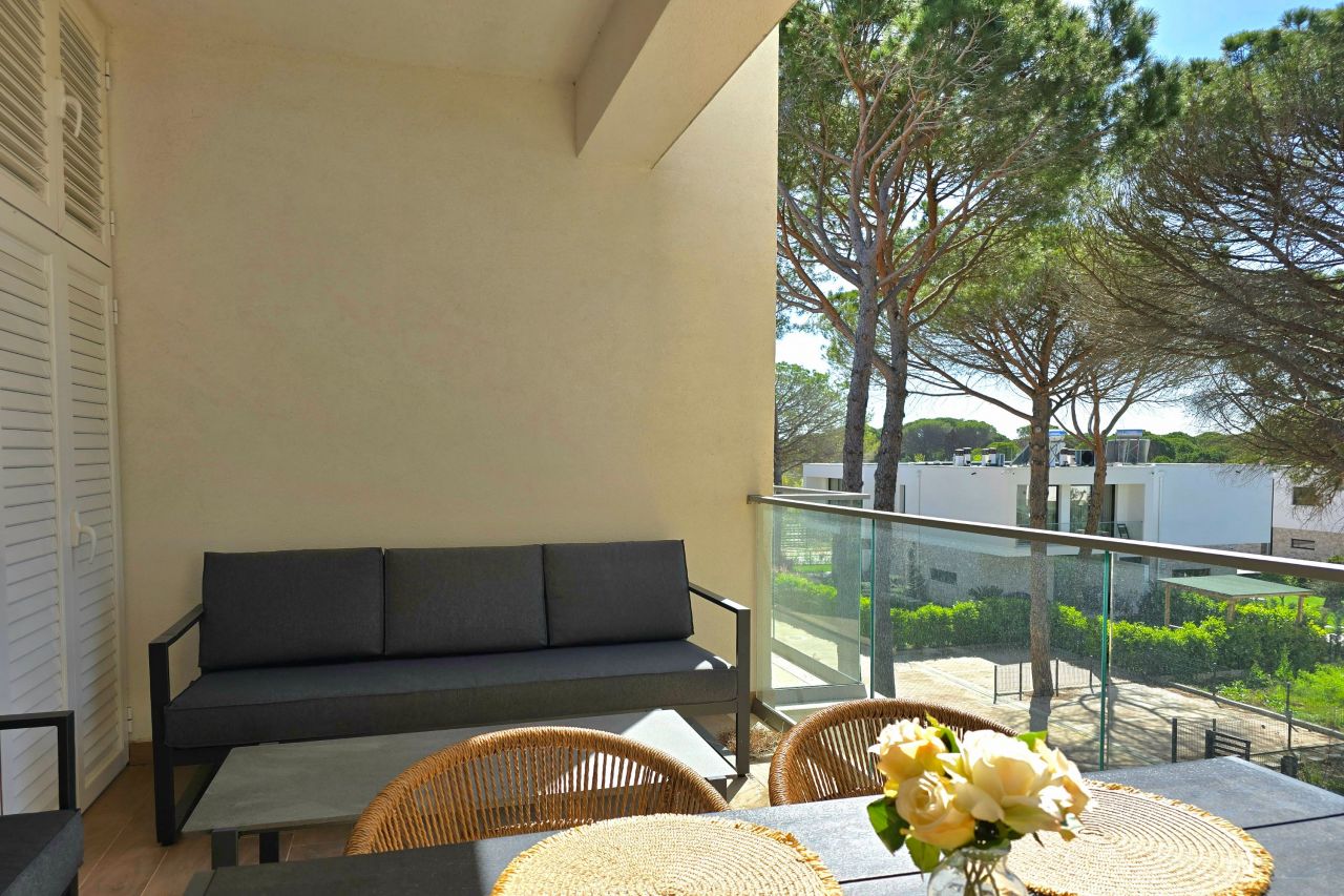 Appartamento Per Vacanze In Affitto A San Pietro Resort Lalzit Bay Albania, Con Una Meravigliosa Vista Panoramica Dal Suo Balcone