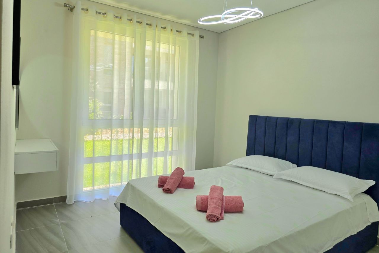 21 Lalzit Bay, 2015, Durres, Albania