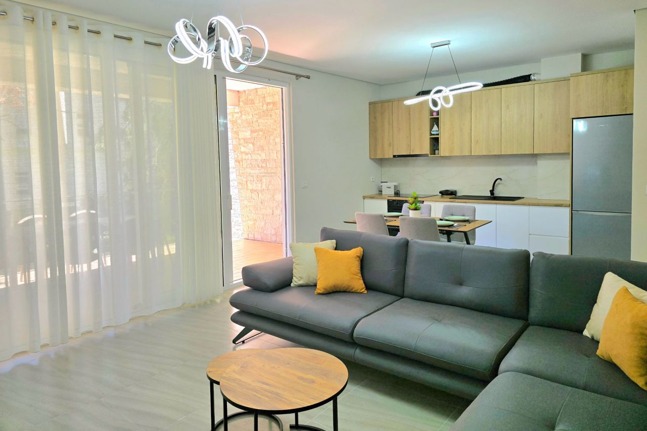 21 Lalzit Bay, Durres, Albania 2015