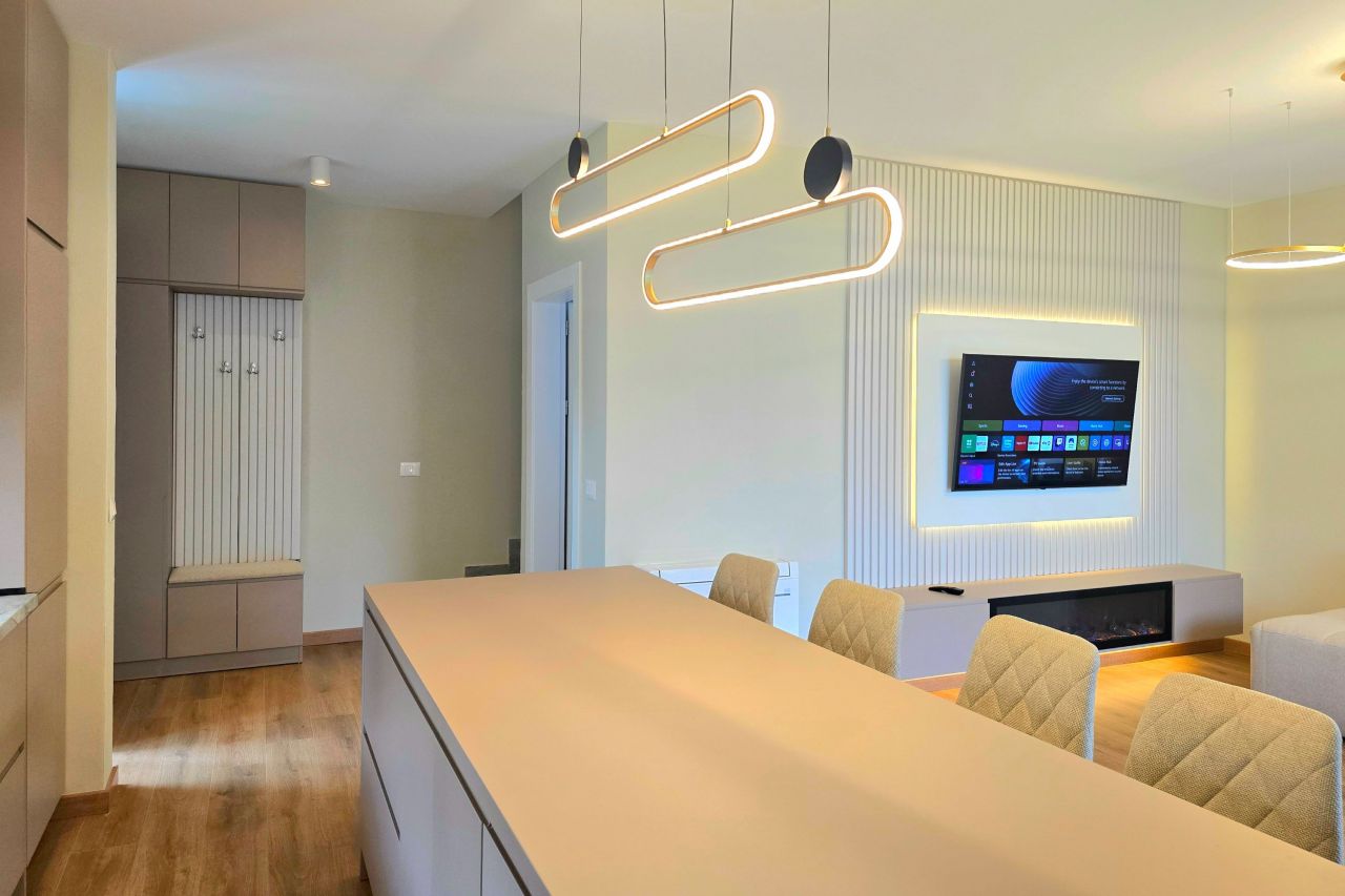 21 Lalzit Bay, 2015, Durres, Albania