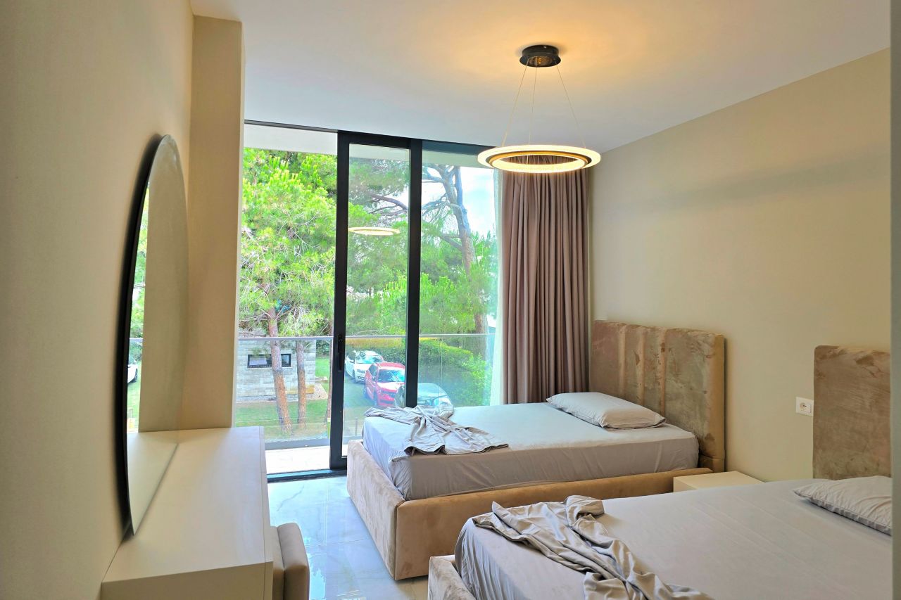 21 Lalzit Bay, 2015, Durres, Albania