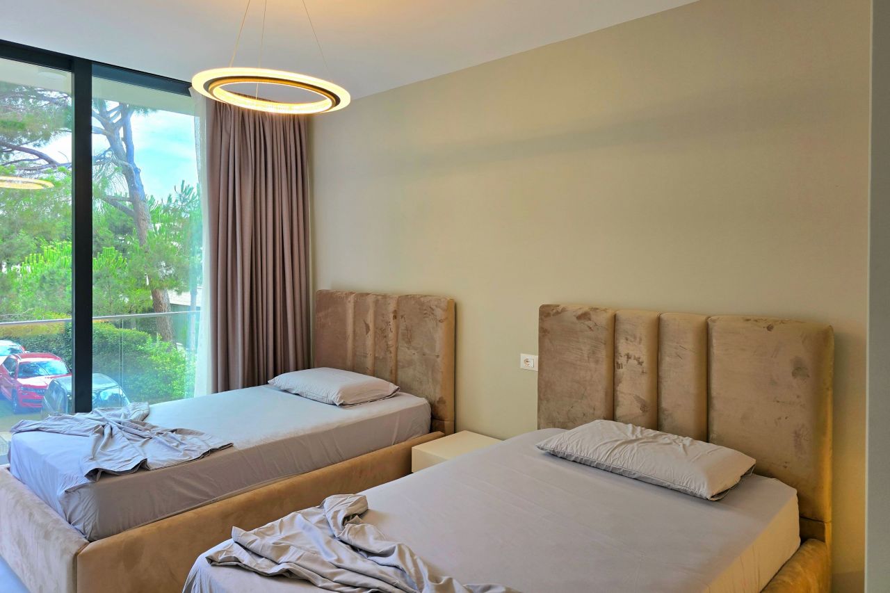 21 Lalzit Bay, 2015, Durres, Albania