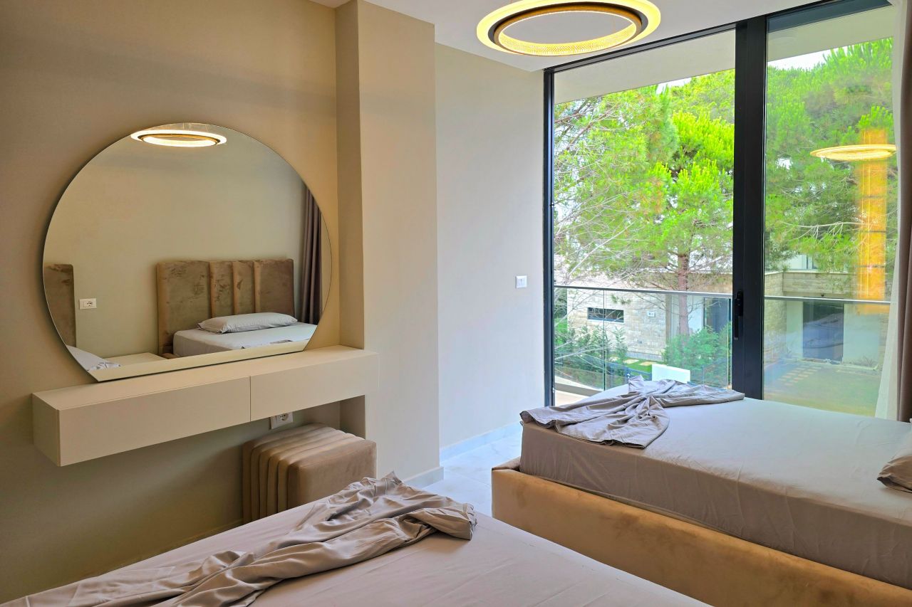 21 Lalzit Bay, 2015, Durres, Albania