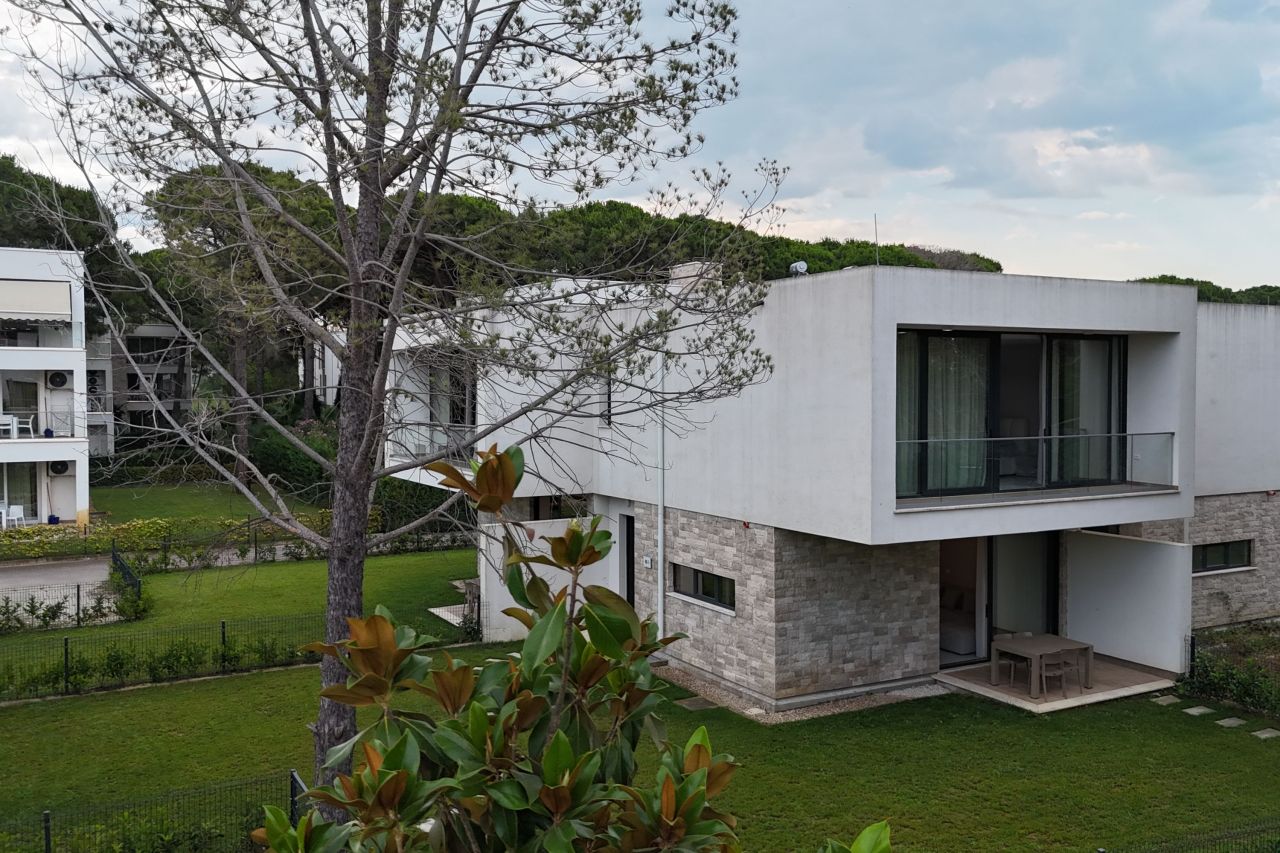 Ferienvilla Im San Pietro Resort Bucht Von Lalzit