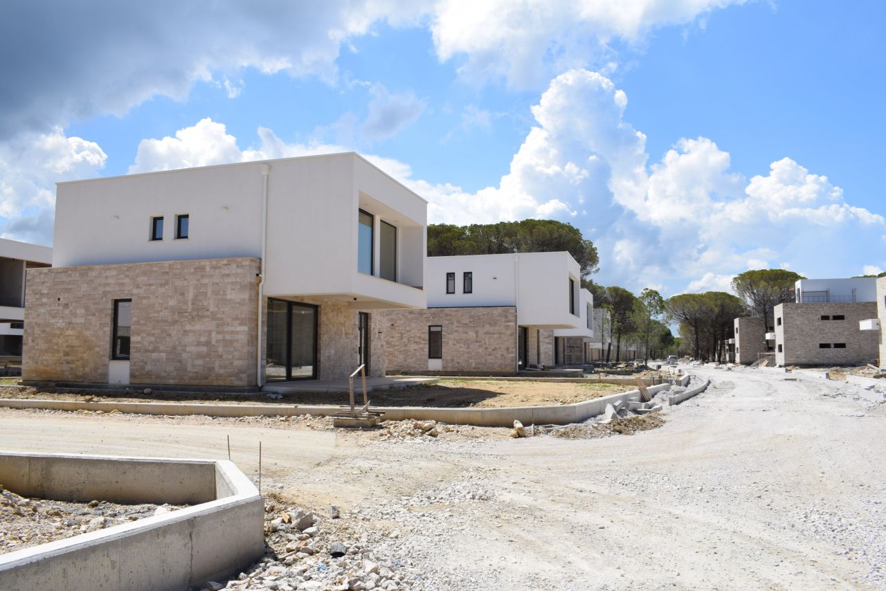 Individual Villa For Sale in San Pietro Resort, Lalzit Bay