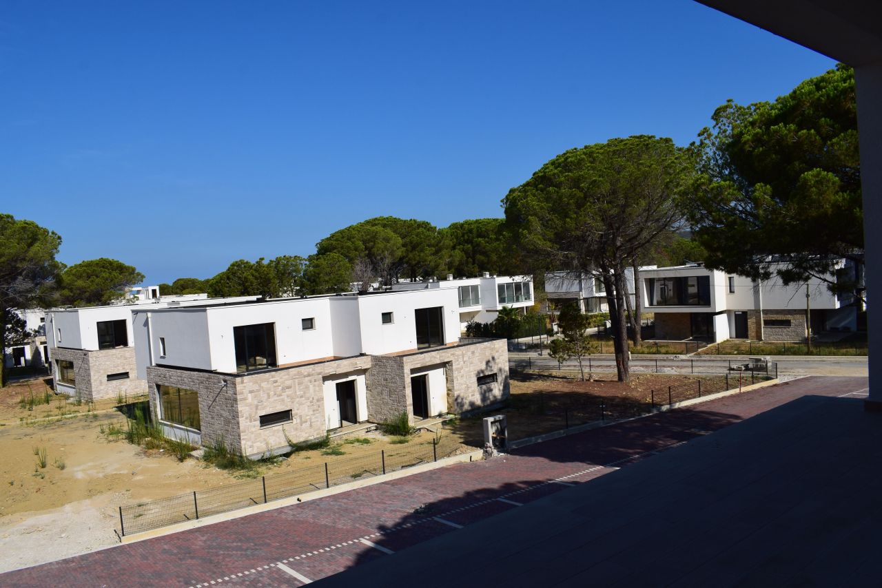 Apartament për Shitje në Gjirin e Lalzit, në brigjet e detit Adriatik