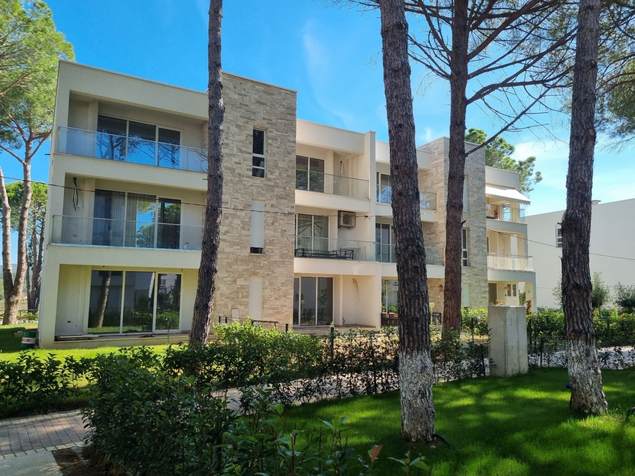 Apartment Mit Zwei Schlafzimmern Zum Verkauf In San Pietro Resort Lalzit Bay