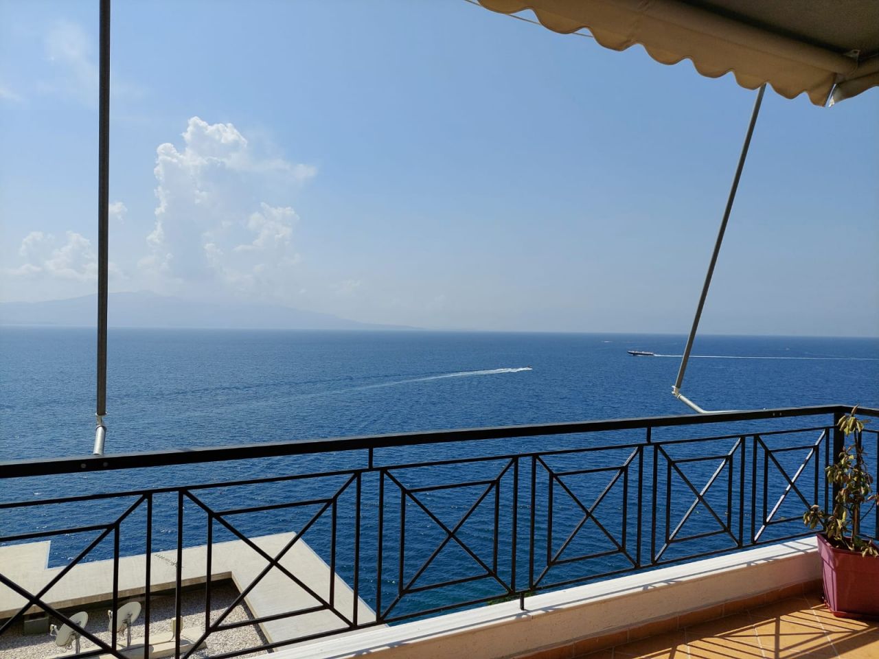 LUXURIOUS APARTMENTS IN SARANDA FOR SALE.