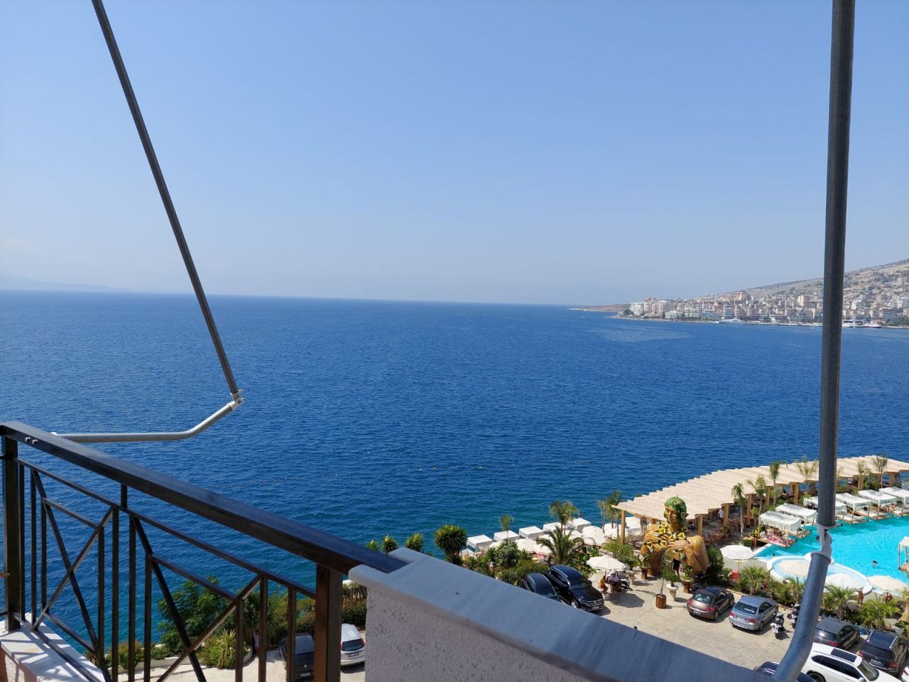 LUXURIOUS APARTMENTS IN SARANDA FOR SALE.