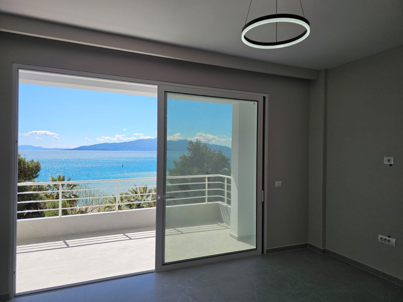 Appartamento Vacanze In Affitto Sul Lungomare A Saranda Albania