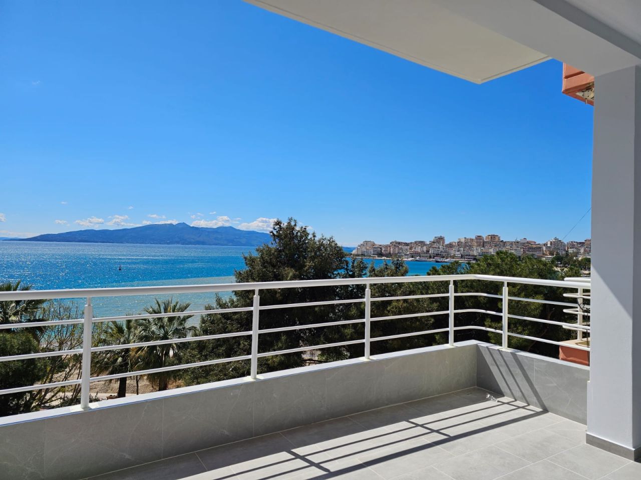 Appartamento Vacanze In Affitto Sul Lungomare A Saranda Albania