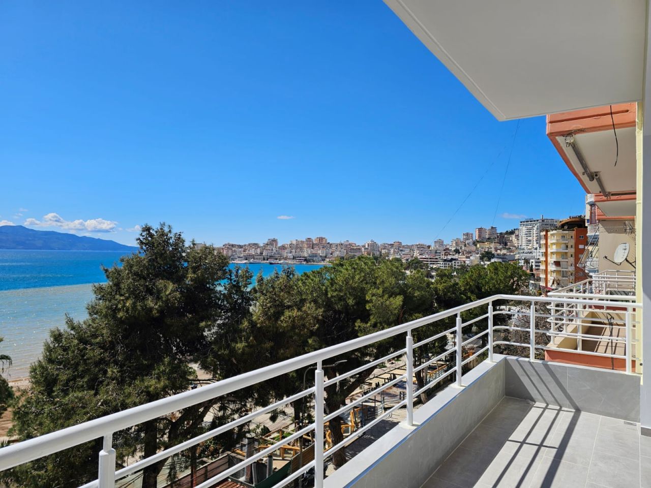 Appartamento Vacanze In Affitto Sul Lungomare A Saranda Albania