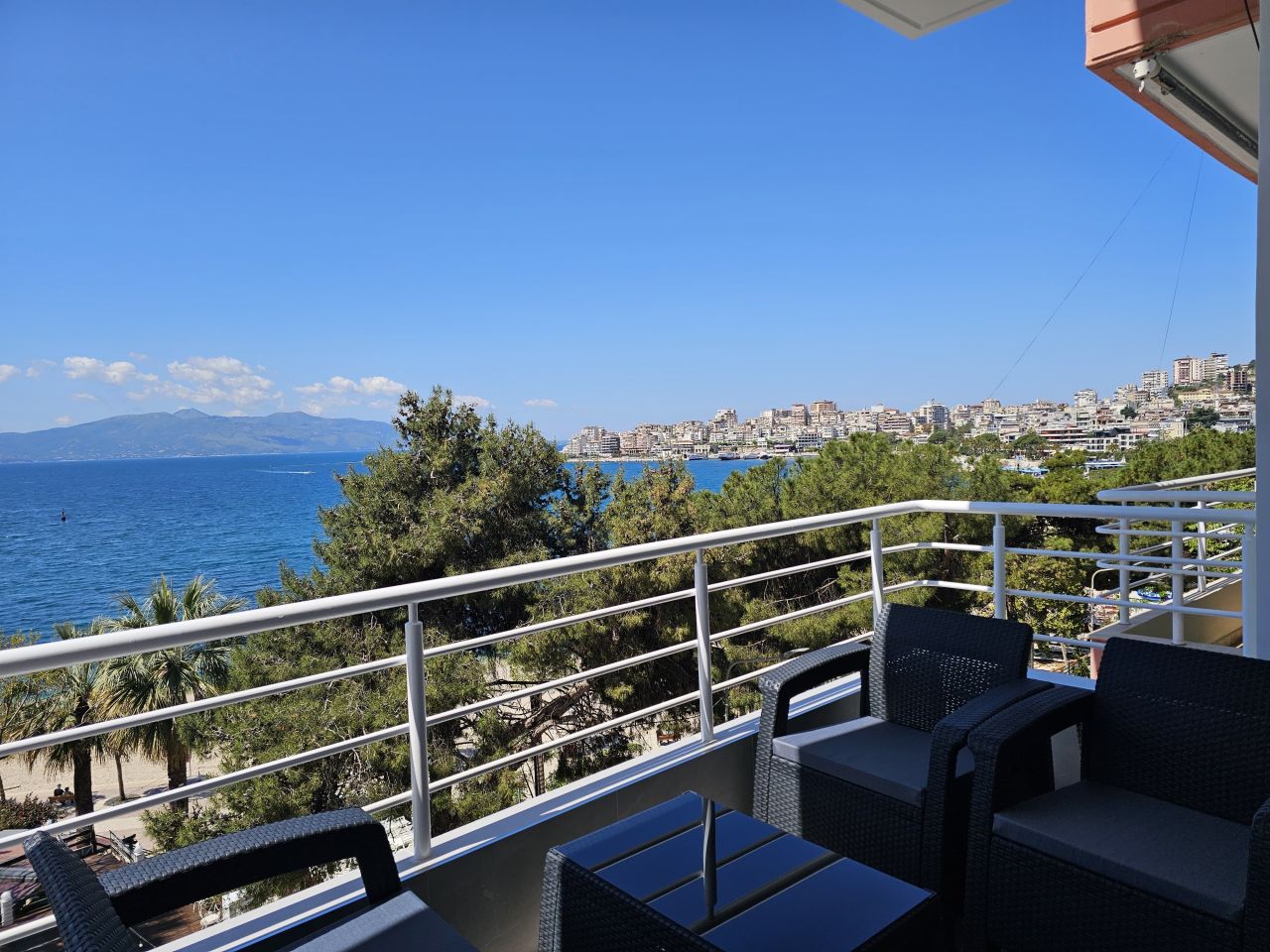 Appartamento Vacanze In Affitto Sul Lungomare A Saranda Albania