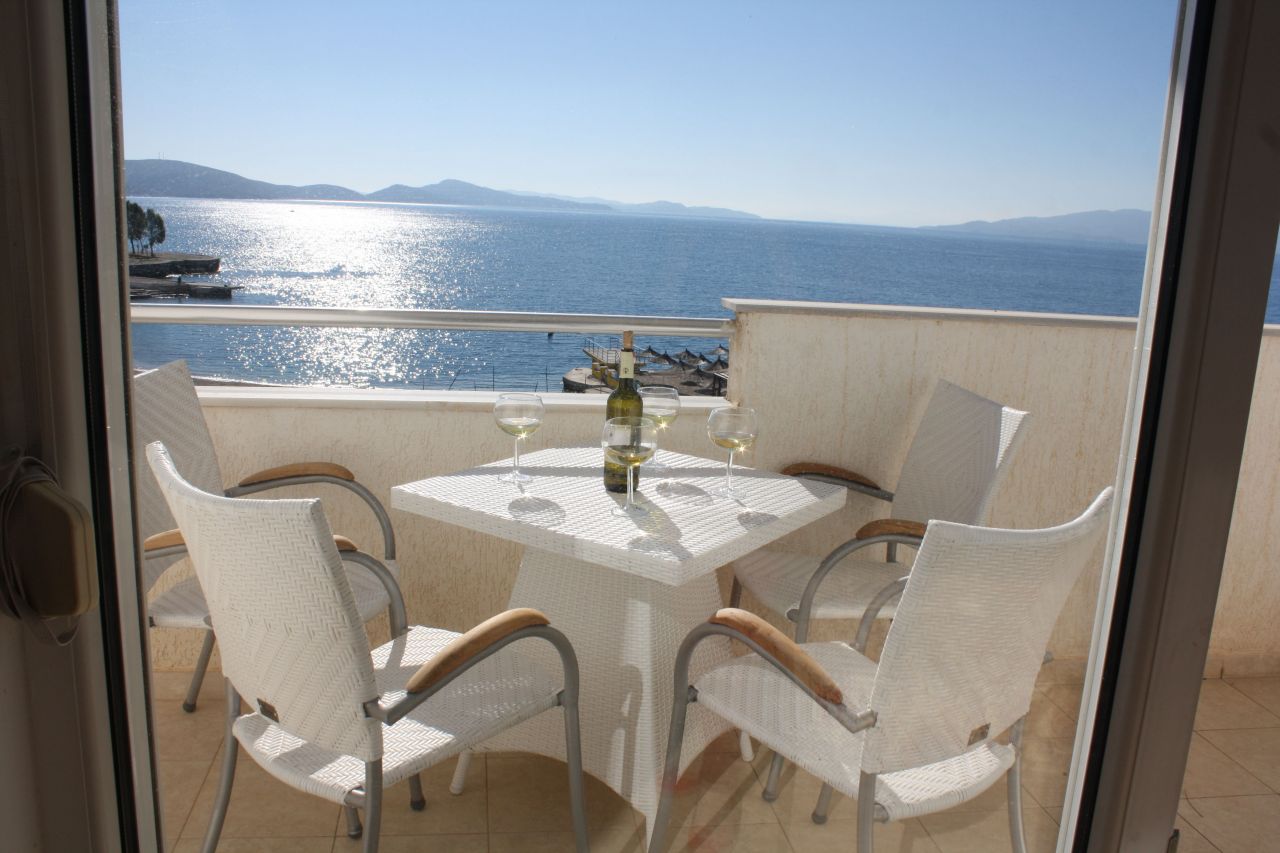vacation apartments in Saranda for rent just next to the beach