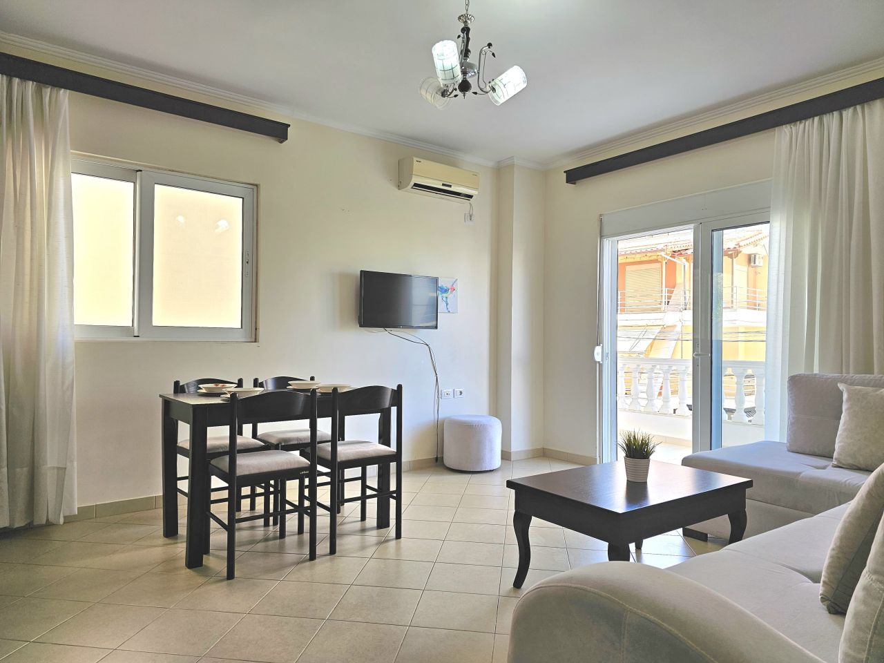 Ferienwohnung Zu Vermieten In Saranda Albanien