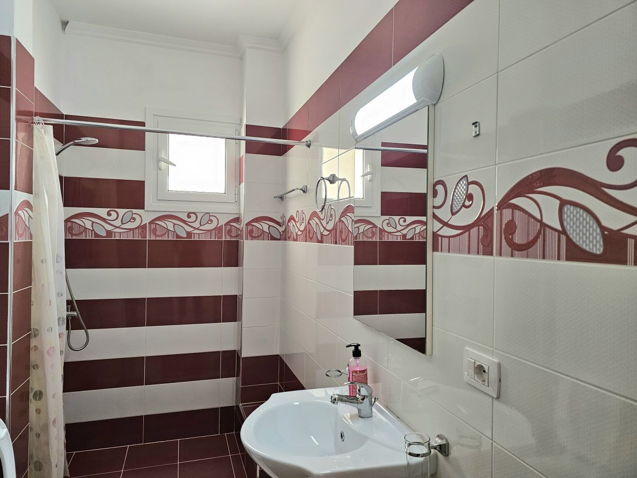 4 Rruga Butrinti, Saranda 9702