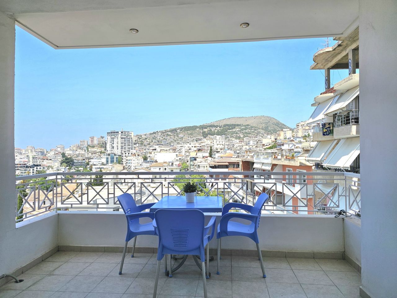Apartament Me Qera Ne Sarande Me Pamje Nga Deti