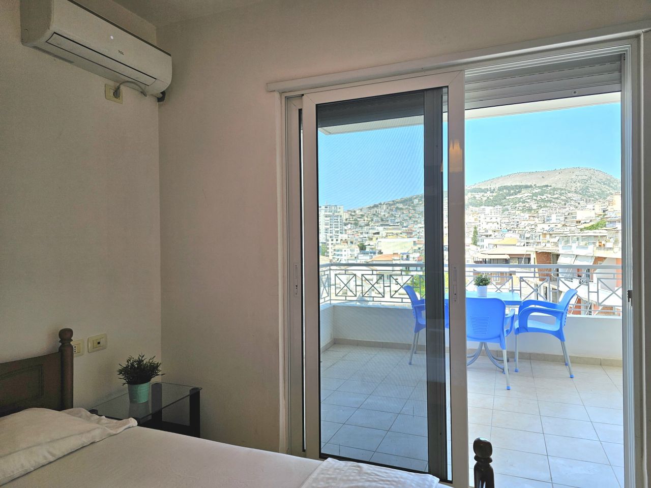 Apartament Me Qera Ne Sarande Me Pamje Nga Deti