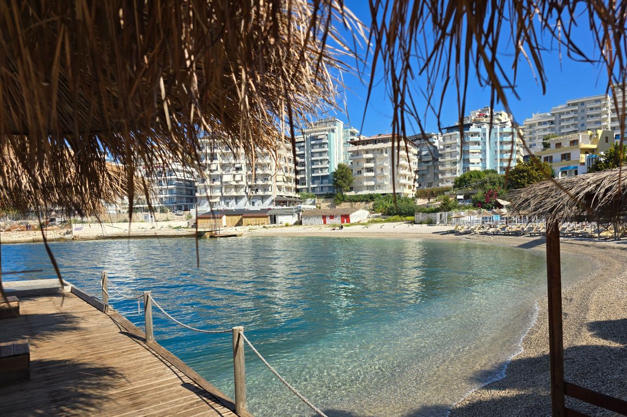 Førstelinjeleilighet Til Leie Med Full Utsikt Over Den Joniske Strand