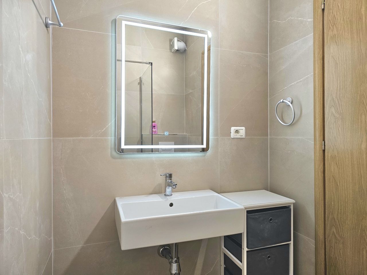 First Line Apartment For  Rent With a Full View Of The Ionian Beach