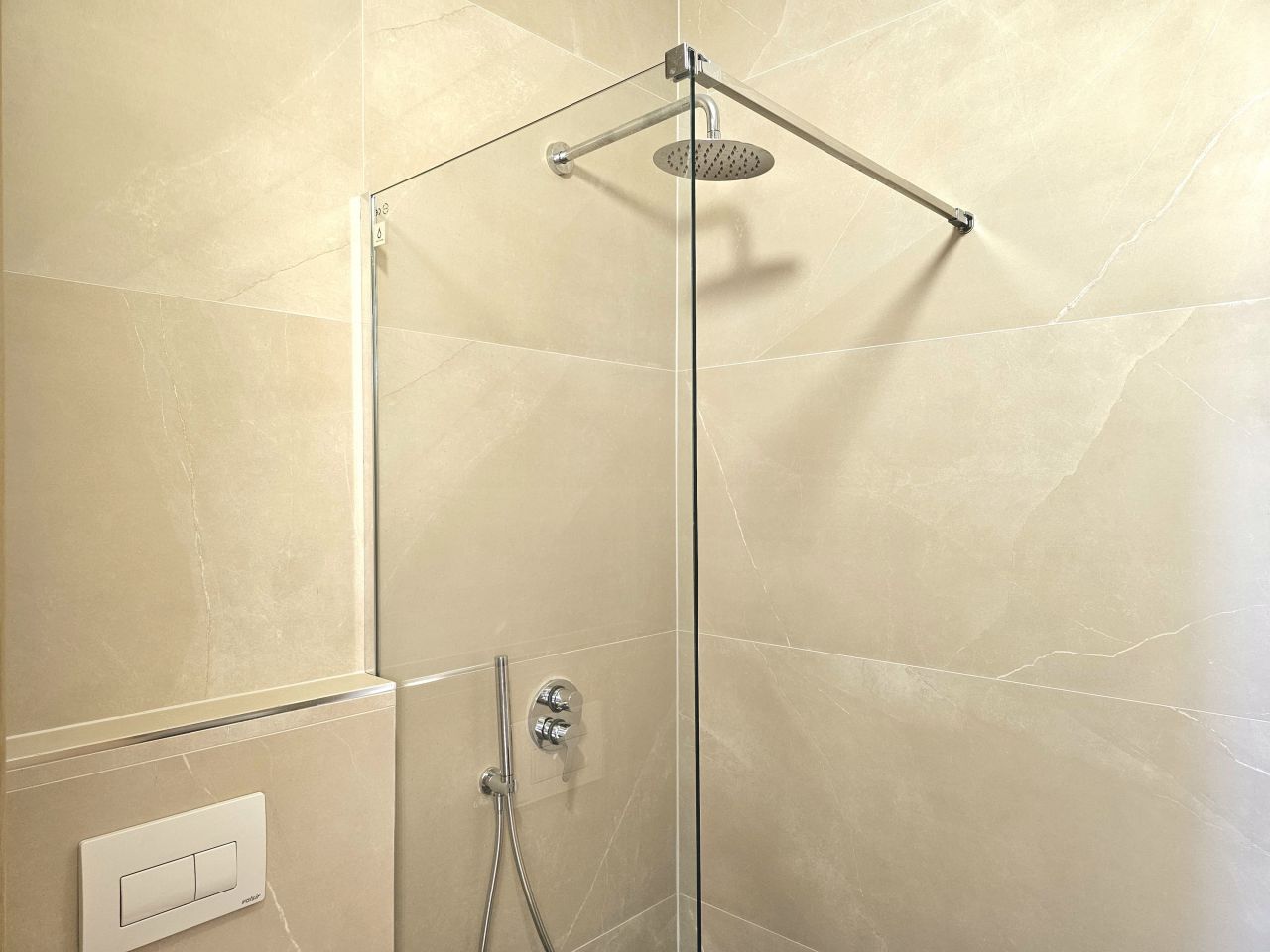 Rent Vacation  Apartment In Saranda Albania