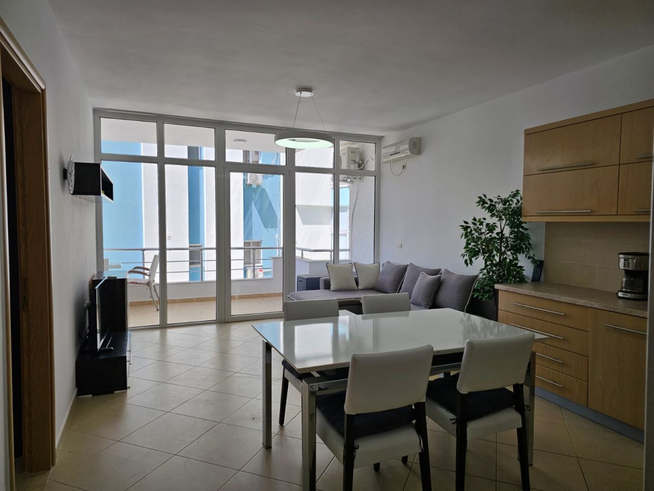First Line Apartment For Rent With a Full View Of The Ionian Beach