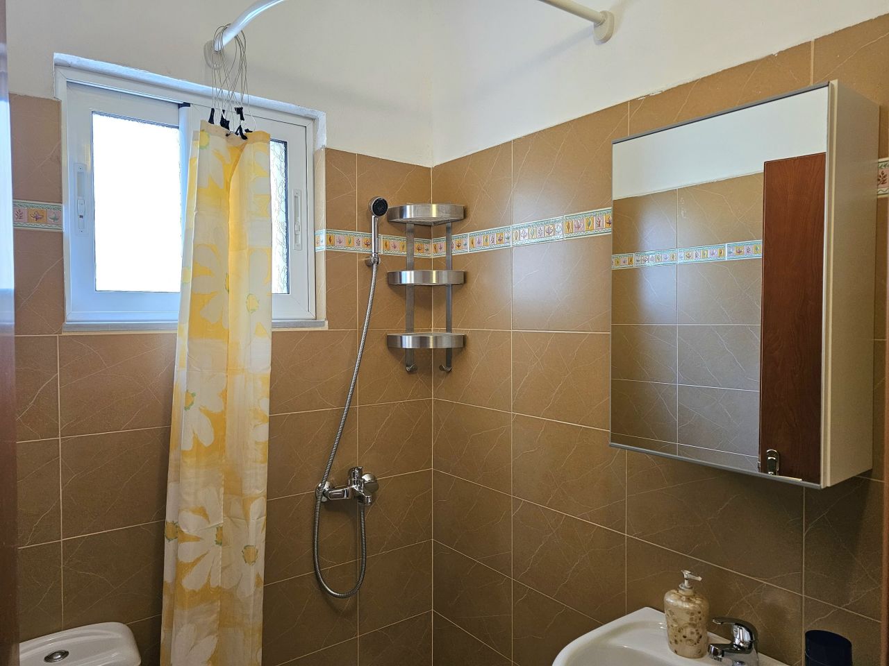 Apartamenti 1+1 me qera, ne Sarande