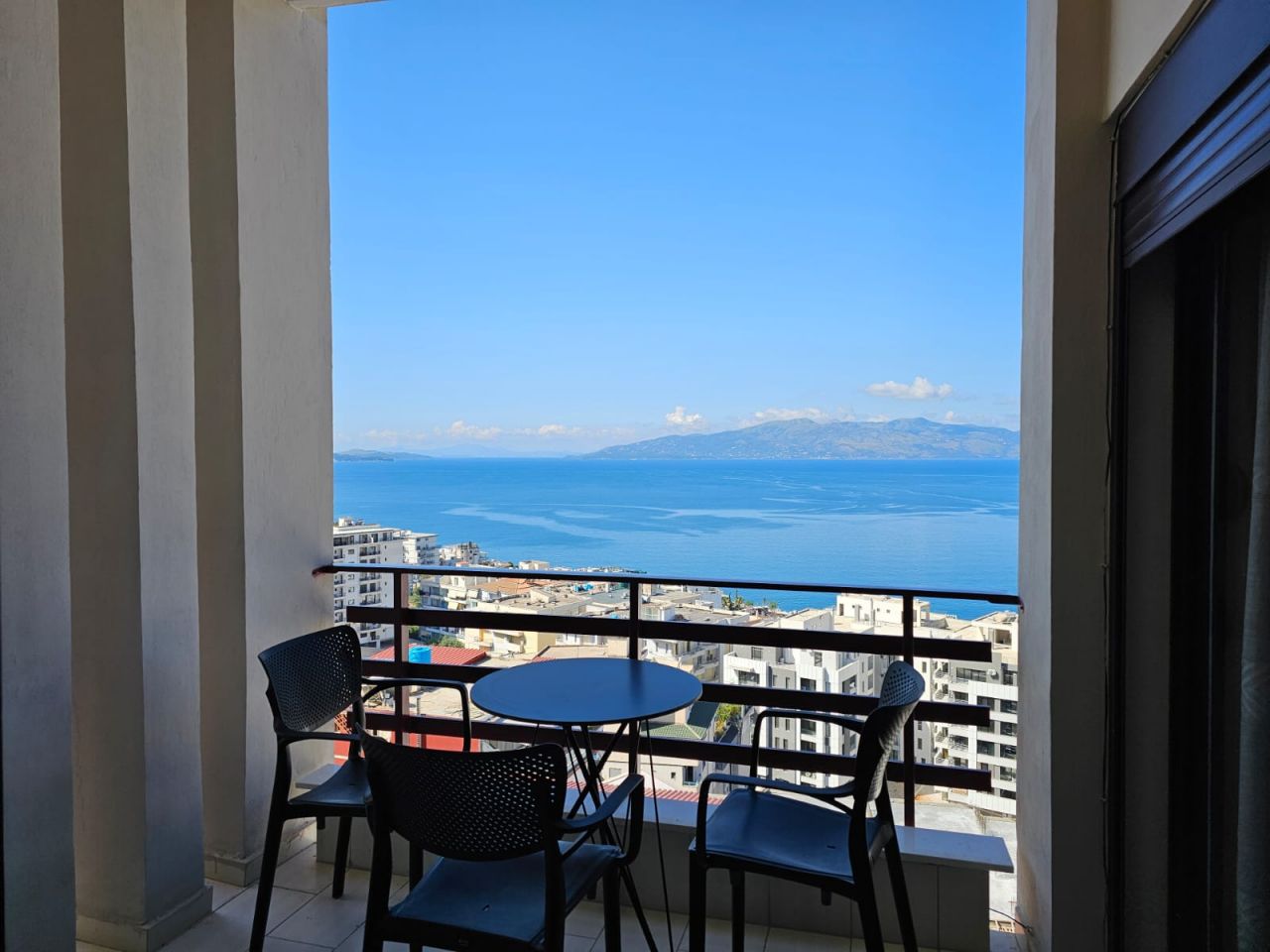 Wohnung Zu Verkaufen In Saranda Albanien, Mit Panoramablick Auf Das Meer, Gut Möbliert Und Einer Hervorragenden Bauweise