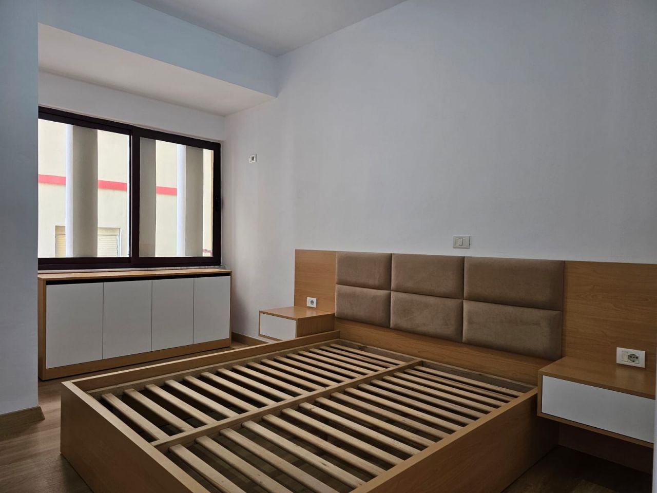 Eladó Egy Hálószobás Lakás Saranda Albániában Egy Jól Szervezett Környéken Csodálatos Kilátással A Tengerre