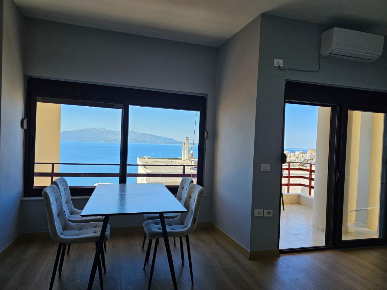 Красивая квартира на продажу в Саранде Албания, с прекрасным панорамным видом на залив Саранды  недалеко от центра города