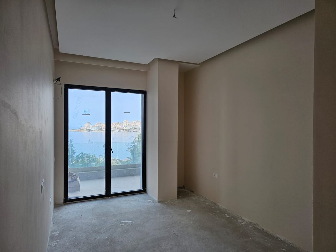 Apartment For Sale In Saranda Albania, Located In A Quiet Area, With All The Facilities Nearby